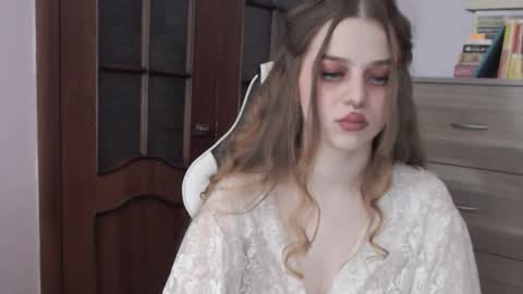 Lily online show from October 2025 02:12:01 AM