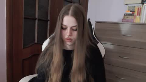 Lily online show from November 2025 02:10:01 AM