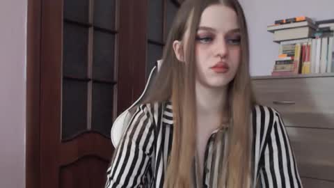 Lily online show from November 2025 02:21:01 AM