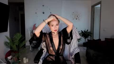 Alex online show from December 2025 12:01:02 PM