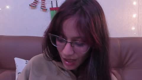 Snapshot of redmeloddy chatting on December 2024 11:16:02 PM Meloddy online show from December 2024 11:16:02 PM