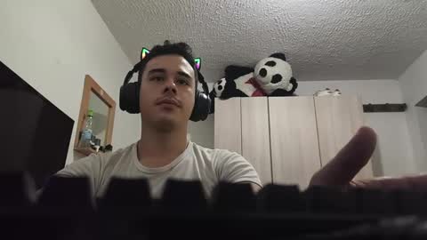 Snapshot of redsoul951869 chatting on September 2025 10:43:02 PM RedsoulReaver online show from September 2025 10:43:02 PM