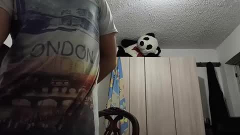 Snapshot of redsoul951869 chatting on September 2025 04:14:01 AM RedsoulReaver online show from September 2025 04:14:01 AM