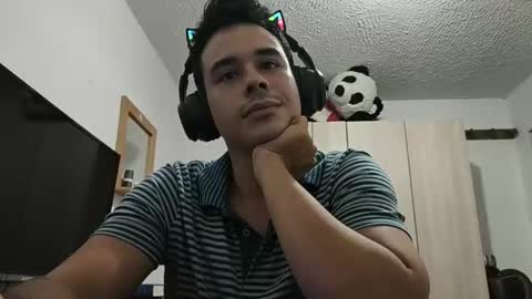 Snapshot of redsoul951869 chatting on October 2025 04:09:01 AM RedsoulReaver online show from October 2025 04:09:01 AM