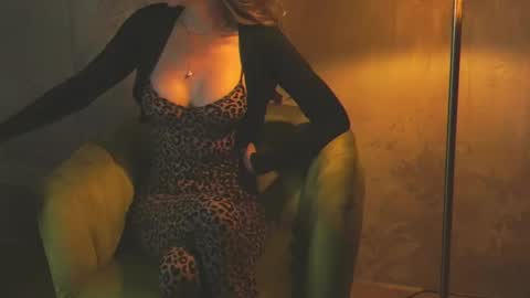 Snapshot of redsparrow__ chatting on September 2025 07:02:02 PM Red online show from September 2025 07:02:02 PM