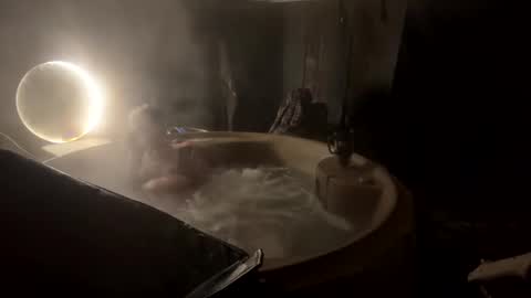 Lee online show from March 2026 01:32:02 AM