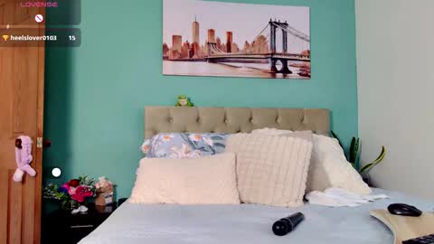 Yanella online show from October 2025 04:59:02 PM