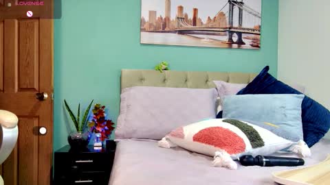 Yanella online show from November 2025 12:22:02 AM