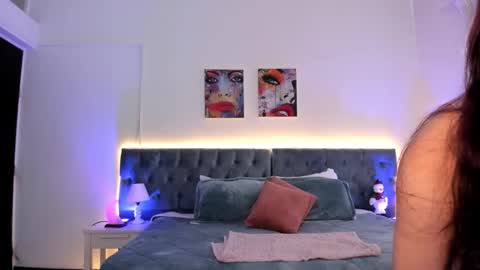 Regina online show from December 2025 12:43:02 PM