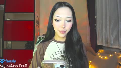 Snapshot of reginainspace chatting on February 2025 09:34:02 PM  Regina online show from February 2025 09:34:02 PM