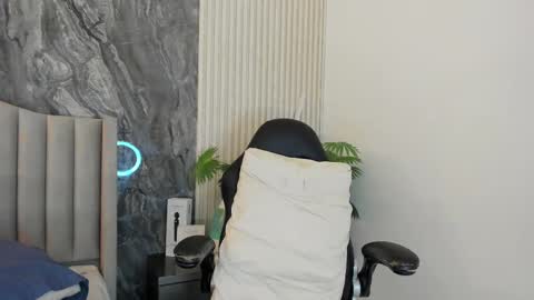 reginavegaa online show from March 2025 03:12:02 PM