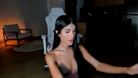 Snapshot of reichel_gray chatting on February 2026 02:18:02 AM REICHEL online show from February 2026 02:18:02 AM