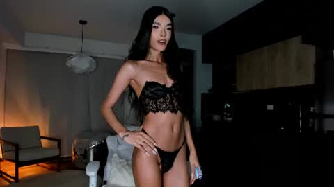 Snapshot of reichel_gray chatting on July 2026 01:52:01 AM REICHEL online show from July 2026 01:52:01 AM