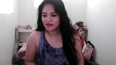 reign2525 online show from November 2025 07:53:01 AM