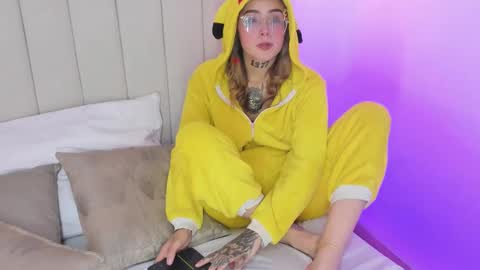 Snapshot of reikaminato chatting on September 2025 01:45:01 PM Reika  online show from September 2025 01:45:01 PM