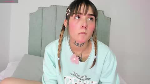 Snapshot of reikaminato chatting on October 2025 03:43:01 PM Reika  online show from October 2025 03:43:01 PM