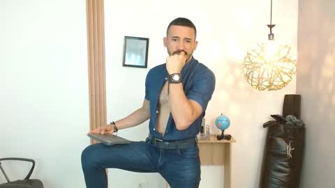   REIKO  online show from September 2025 03:45:01 PM