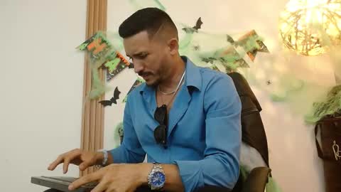   REIKO  online show from October 2025 08:09:02 PM