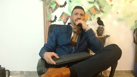   REIKO  online show from October 2025 07:58:01 PM