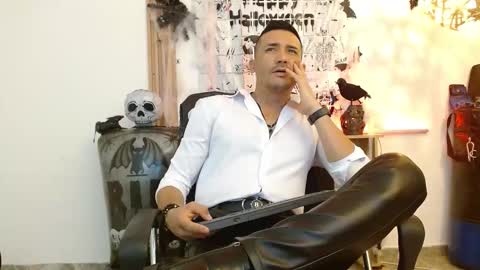   REIKO  online show from November 2025 07:38:01 PM