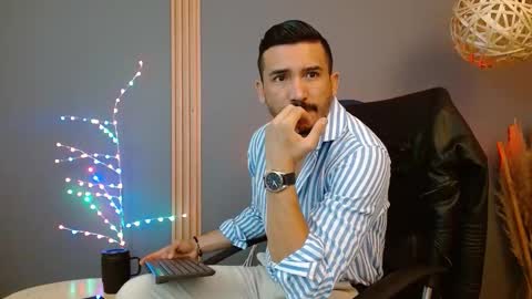   REIKO  online show from February 2026 02:42:02 PM