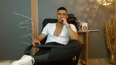   REIKO  online show from February 2026 02:57:02 PM