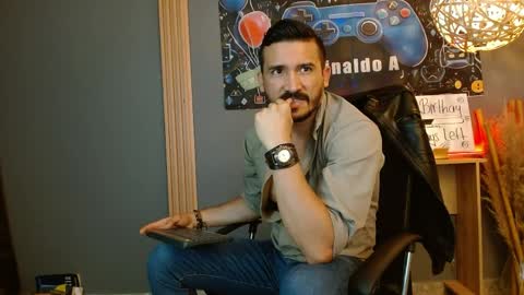   REIKO  online show from April 2026 07:18:02 PM