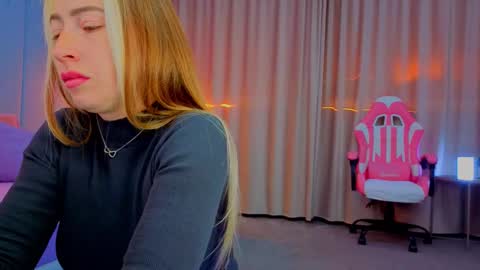 reina cummings online show from October 2025 06:03:02 AM