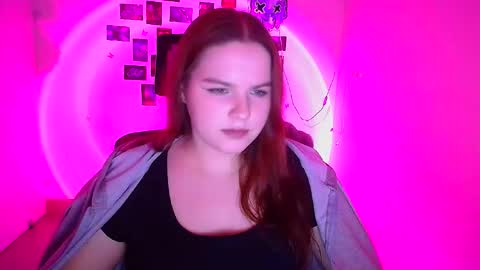 Snapshot of reinakitty_ chatting on February 2026 12:41:02 PM Reina online show from February 2026 12:41:02 PM