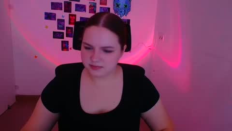 Snapshot of reinakitty_ chatting on February 2026 01:11:01 PM Reina online show from February 2026 01:11:01 PM