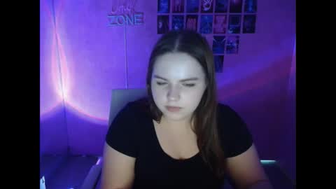 Reina online show from March 2026 07:02:02 PM