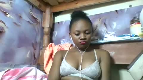 Snapshot of reinechi chatting on June 2026 06:54:01 PM Reinechi online show from June 2026 06:54:01 PM