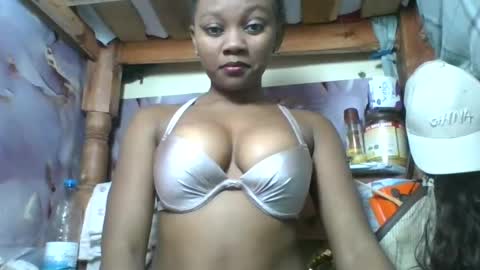 Snapshot of reinechi chatting on June 2026 08:07:01 AM Reinechi online show from June 2026 08:07:01 AM