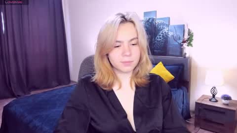 Snapshot of remipeach chatting on May 2026 03:43:01 PM RemiPeach online show from May 2026 03:43:01 PM
