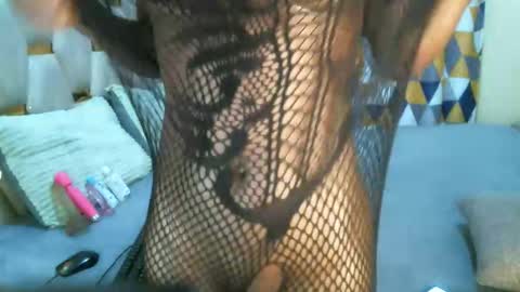Snapshot of remmyqueen chatting on May 2026 10:29:02 PM remmyqueen online show from May 2026 10:29:02 PM