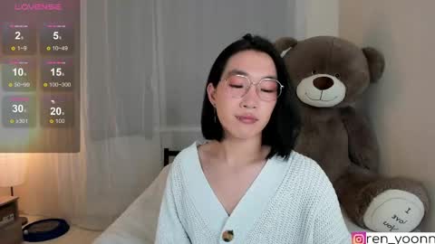 Snapshot of ren_yoonn chatting on May 2026 12:38:01 AM Ren online show from May 2026 12:38:01 AM