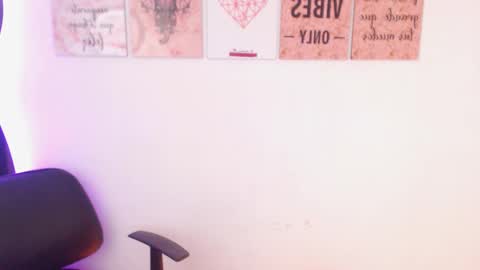    online show from February 2025 03:23:01 AM