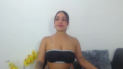 Snapshot of renatabrownn28 chatting on June 2026 05:53:02 AM renatabrownn28 online show from June 2026 05:53:02 AM