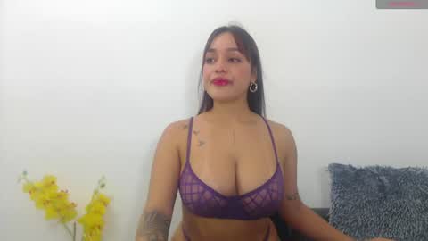 Snapshot of renatabrownn28 chatting on June 2026 04:24:02 AM renatabrownn28 online show from June 2026 04:24:02 AM
