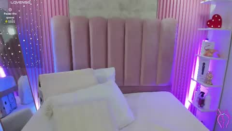 Snapshot of renatapeach chatting on July 2026 11:09:01 AM RenataPeach online show from July 2026 11:09:01 AM