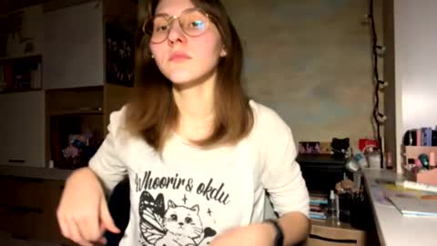 Mia online show from February 2026 04:33:01 PM