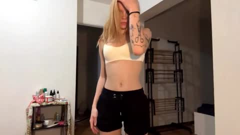 Snapshot of rendabecnel chatting on January 2026 07:11:01 PM Tiffany online show from January 2026 07:11:01 PM