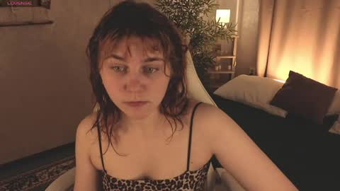 rene_shine online show from April 2026 05:07:01 PM