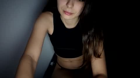 Snapshot of renee_loah chatting on October 2025 10:43:02 PM renee_loah online show from October 2025 10:43:02 PM