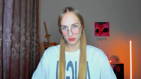 Rina online show from October 2025 04:29:01 PM