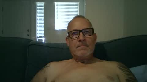 Snapshot of renewaz chatting on April 2026 07:28:02 PM Renewaz online show from April 2026 07:28:02 PM