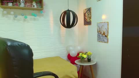 R E N E  online show from March 2025 12:48:01 PM