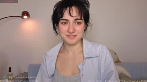 Ewiwi online show from September 2025 06:35:01 PM