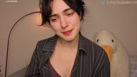 Ewiwi online show from November 2025 04:35:01 PM