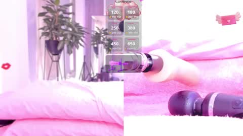 Rebecca y sarih online show from December 2024 07:11:02 PM